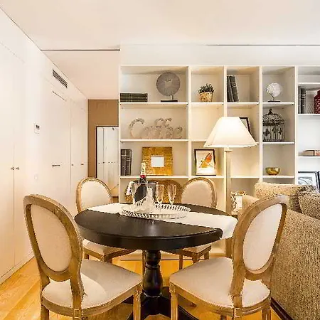 Urban District - Rambla & Pool Apartment