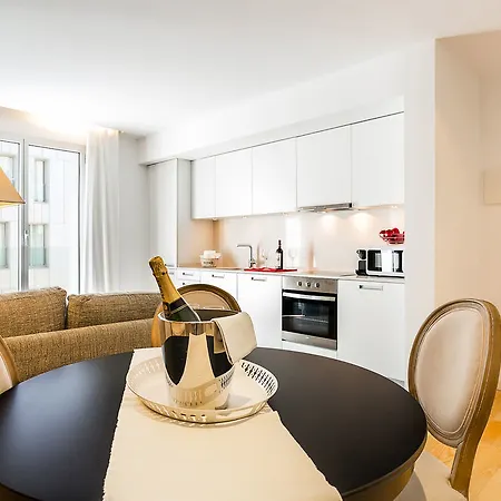 Urban District - Rambla & Pool Apartment