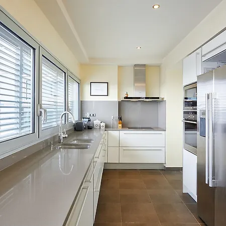 Urban District - Rambla & Pool Apartment Barcelona