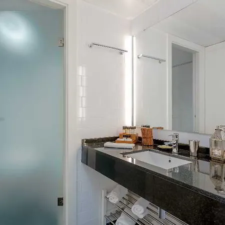 Urban District - Rambla & Pool * Barcelona
