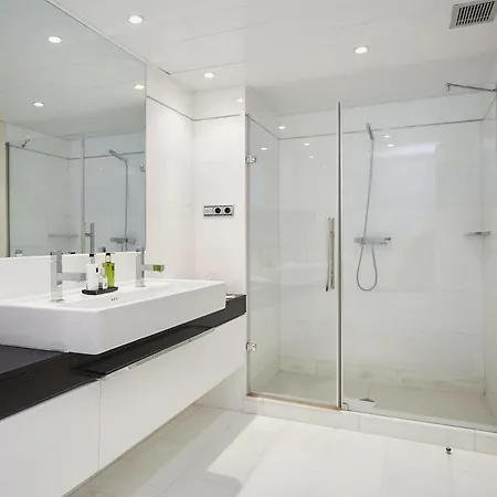 Apartment Urban District - Rambla & Pool Barcelona