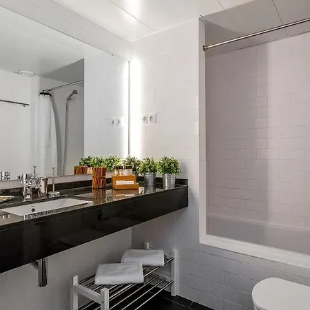 Urban District - Rambla & Pool *